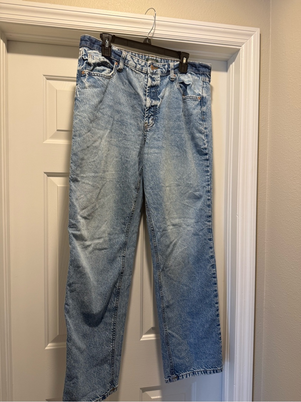 Light Blue Women’s Relaxed Fit Jeans - Classic Denim